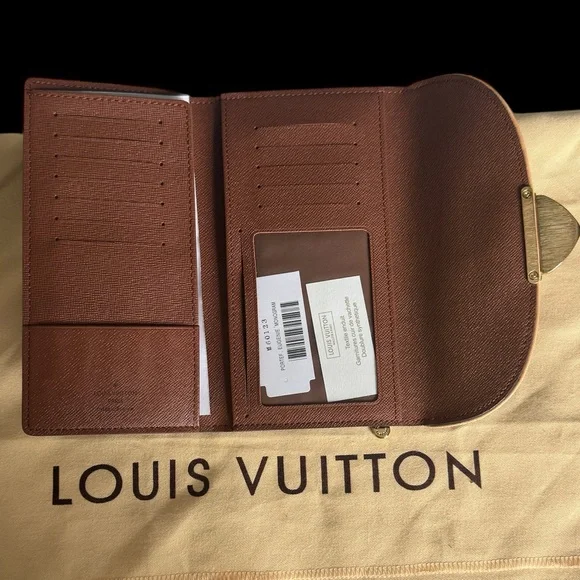 Authentic Wallet - Picture 2 of 3